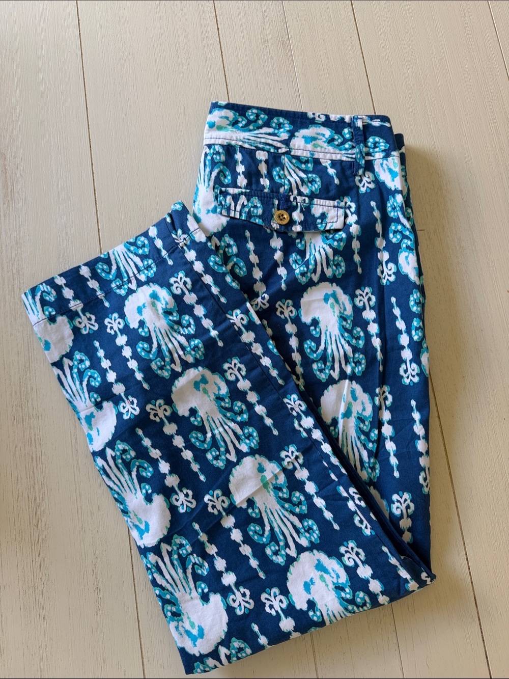 Like new Lilly Pulitzer Get in line Cropped Pants